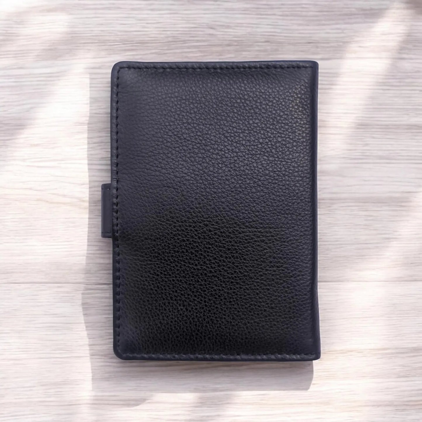 Nomad Snap Leather Passport Holder