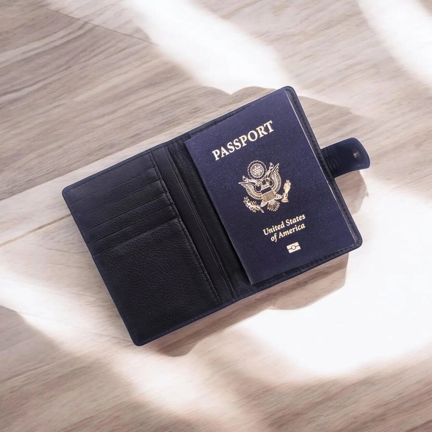 Nomad Snap Leather Passport Holder